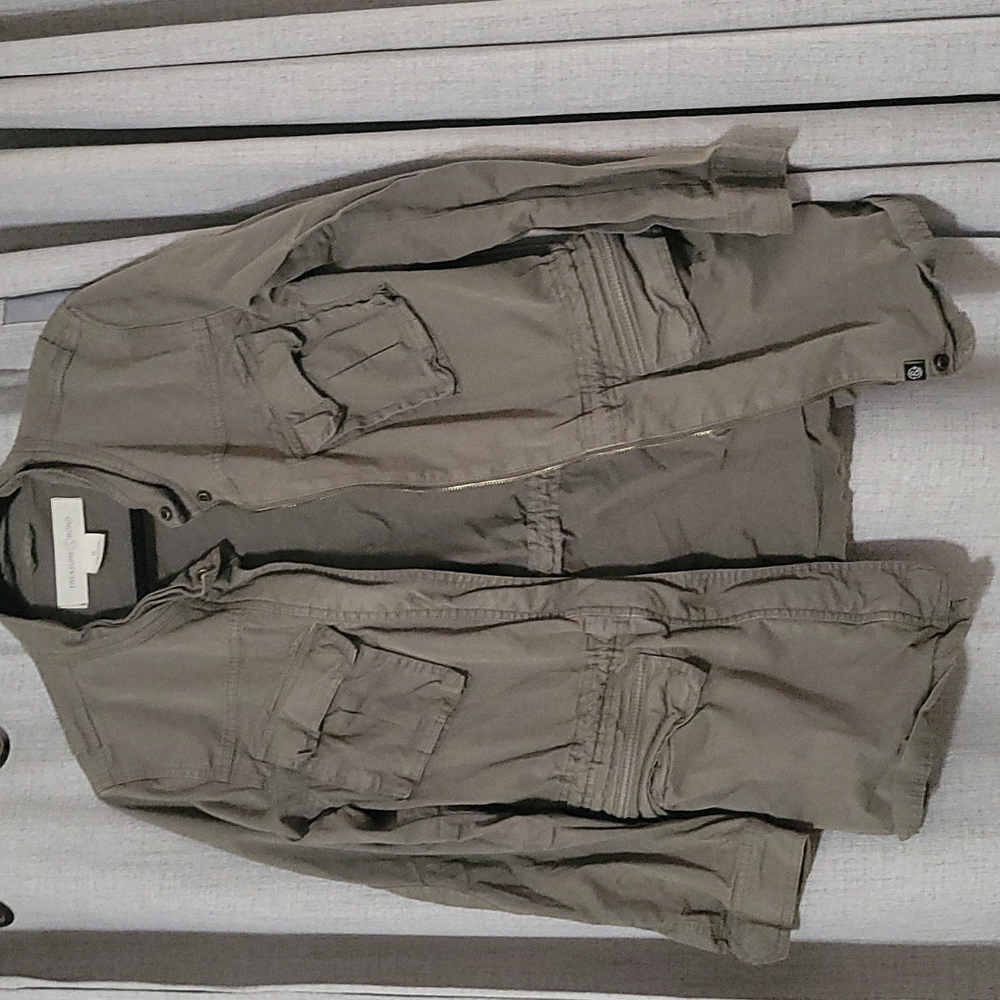 Size Medium Green utility jacket